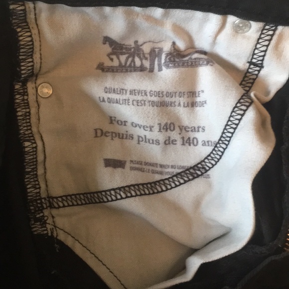 SOLD Men’s Levi’s - Picture 4 of 8